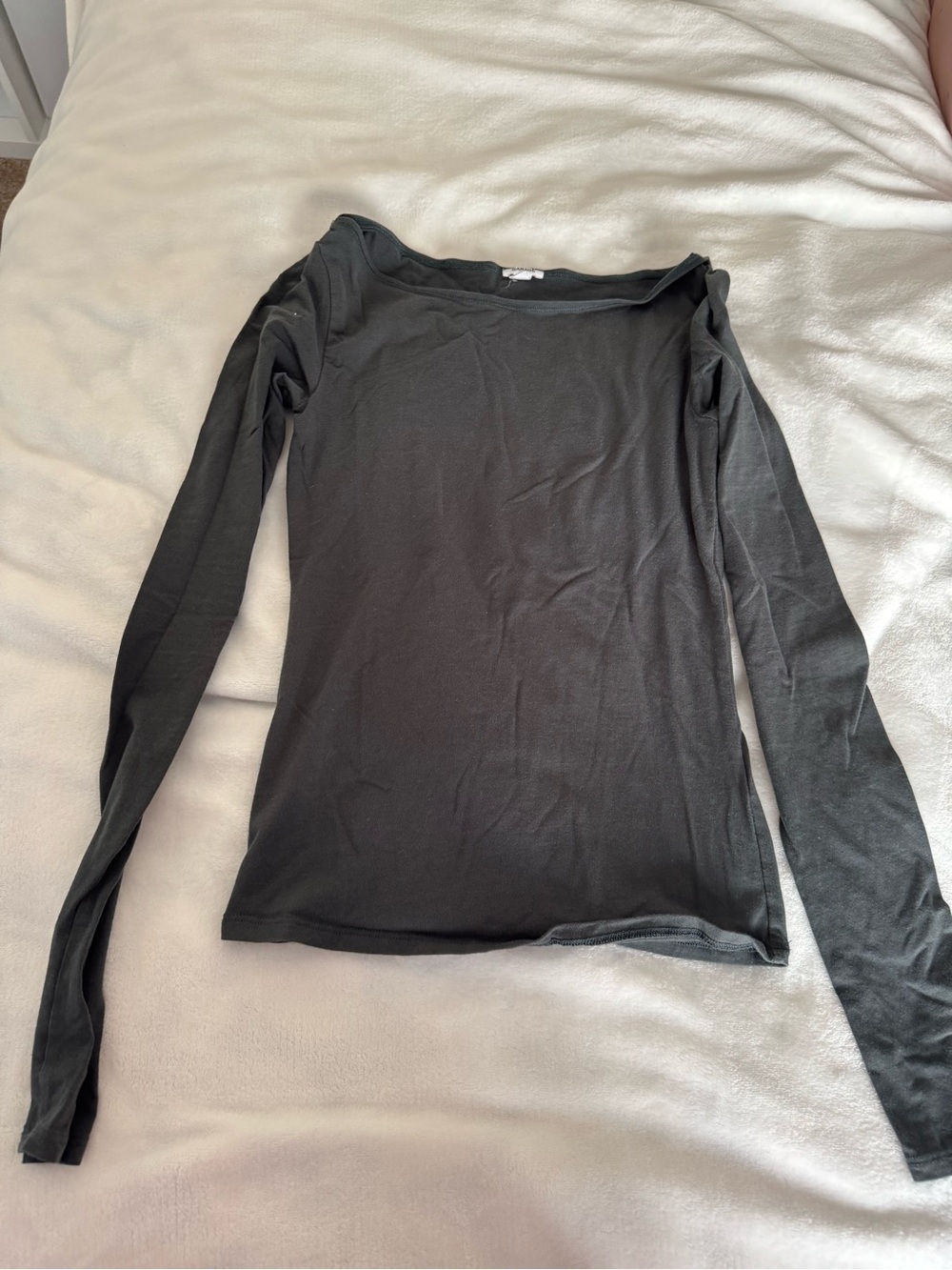 Garage wide neck long sleeve top
